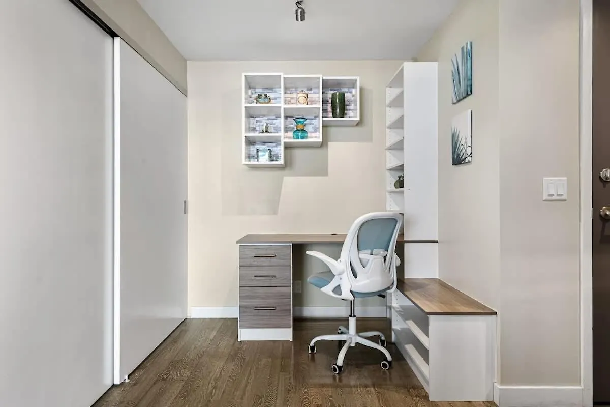 卡加利Executive Sky Lux - 2 Bd 2Ba Views Pool Patio & Gym别墅 加拿大